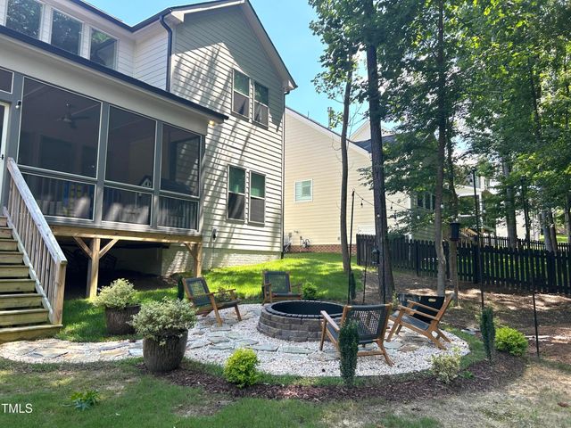 127 Sanderway Drive, Chapel Hill, NC 27516