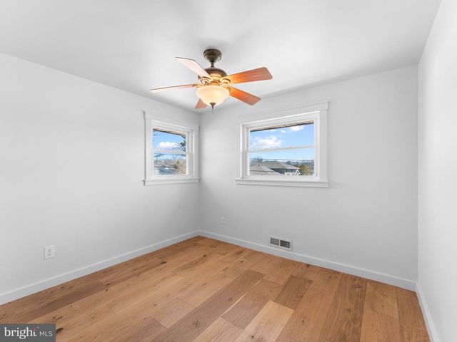 27 RANDY RD, Glendora, NJ 08029