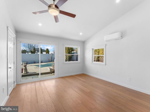 27 RANDY RD, Glendora, NJ 08029