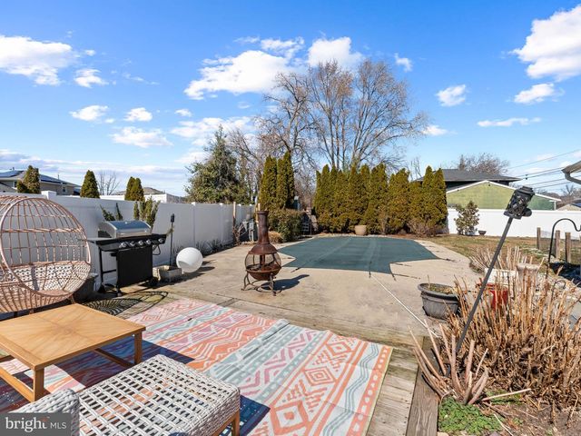 27 RANDY RD, Glendora, NJ 08029