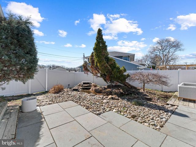 27 RANDY RD, Glendora, NJ 08029