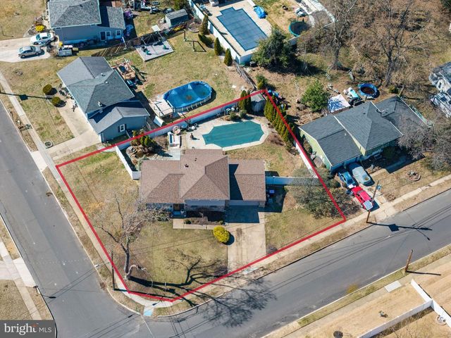 27 RANDY RD, Glendora, NJ 08029