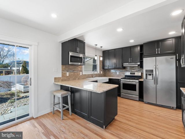 27 RANDY RD, Glendora, NJ 08029