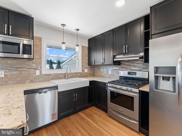 27 RANDY RD, Glendora, NJ 08029