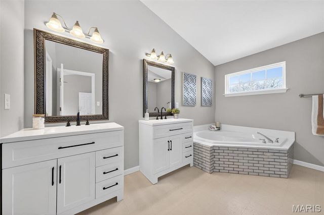 5180 Romaine Spring Drive, Fenton, MO 63026