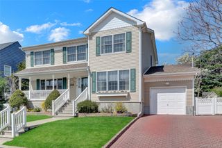 18 Hampton Road, Lynbrook, NY 11563