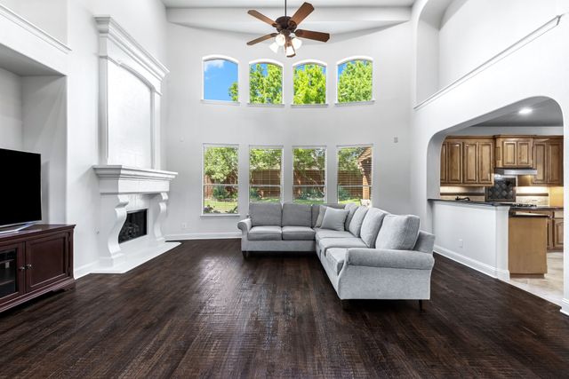 601 Livingston Drive, Prosper, TX 75078