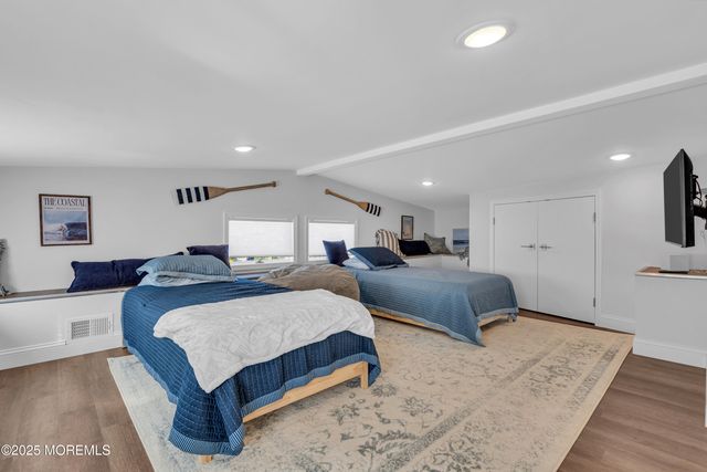 101 W Cove Way, Lavallette, NJ 08735