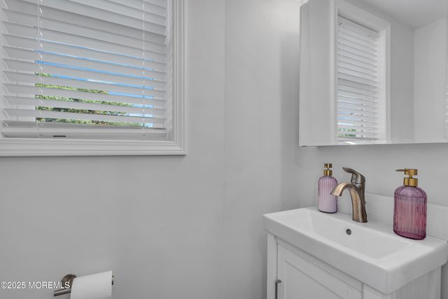 101 W Cove Way, Lavallette, NJ 08735