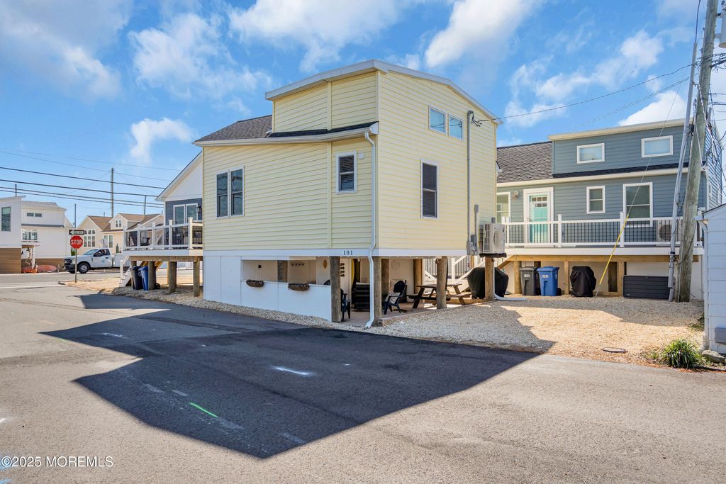 101 W Cove Way, Lavallette, NJ 08735
