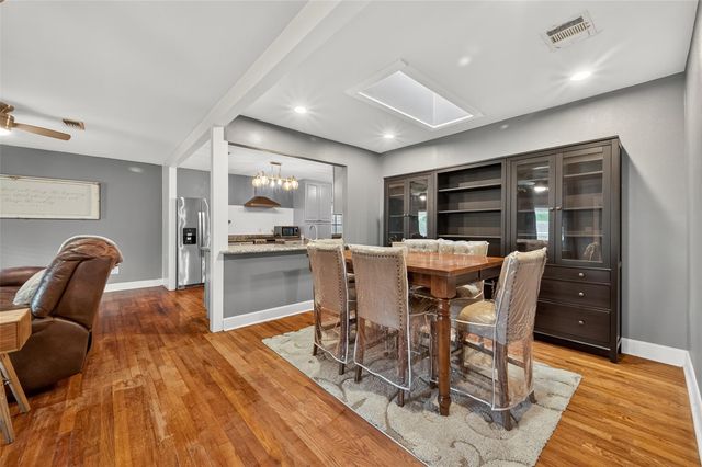 213 N 4th Street, Highlands, TX 77562