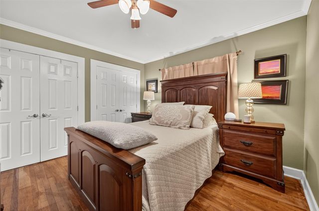 213 N 4th Street, Highlands, TX 77562