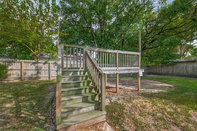 213 N 4th Street, Highlands, TX 77562