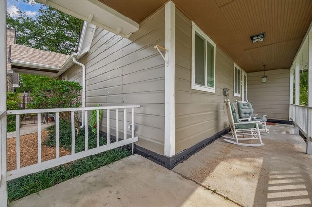 213 N 4th Street, Highlands, TX 77562