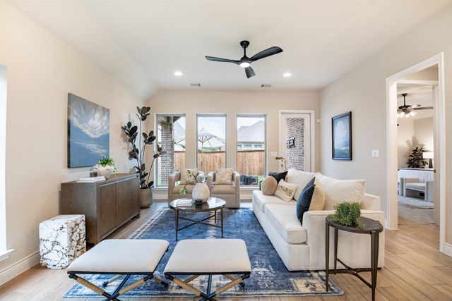 8620 Holliday Creek Way, Mckinney, TX 75071