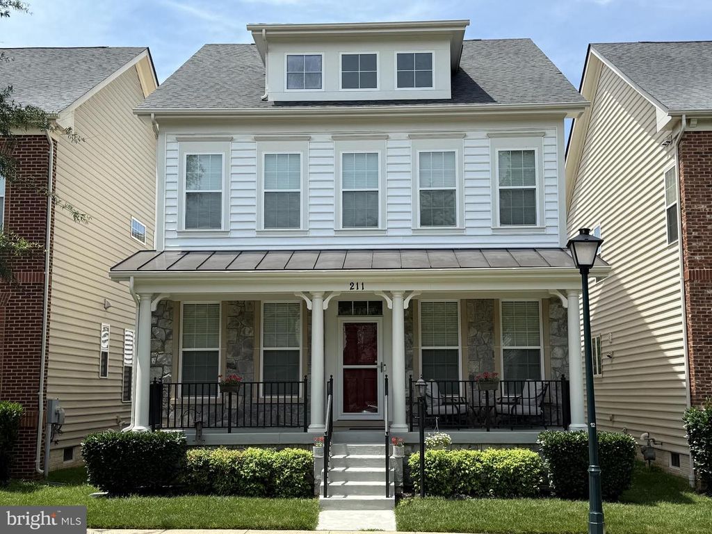 211 WINTER WALK DR, Gaithersburg, MD 20878