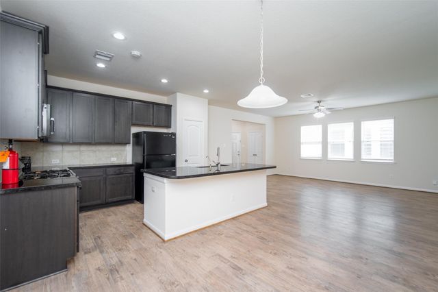14215 Campo Vista Dr, Houston, TX 77083