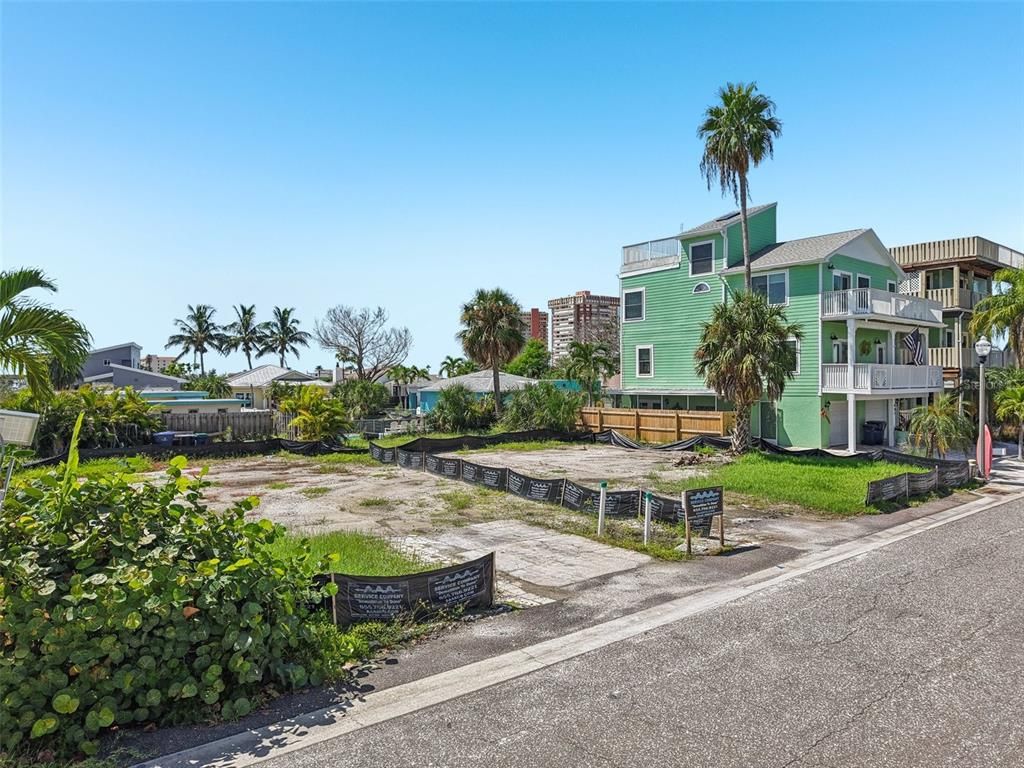 639 182ND AVENUE E, Redington Shores, FL 33708