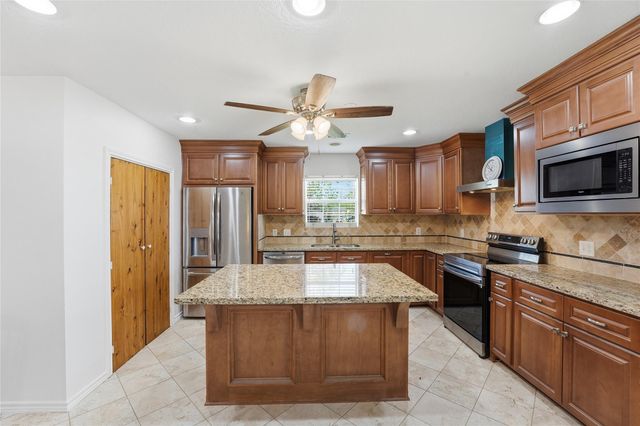 3710 Holy Road, Crosby, TX 77532