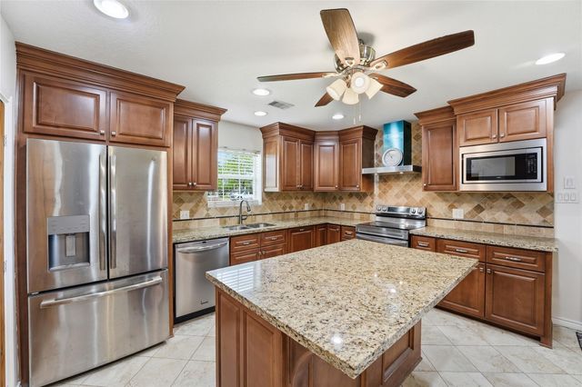 3710 Holy Road, Crosby, TX 77532