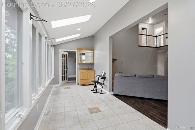 9015 Huron Bluffs Drive, White Lake Charter Township, MI 48386