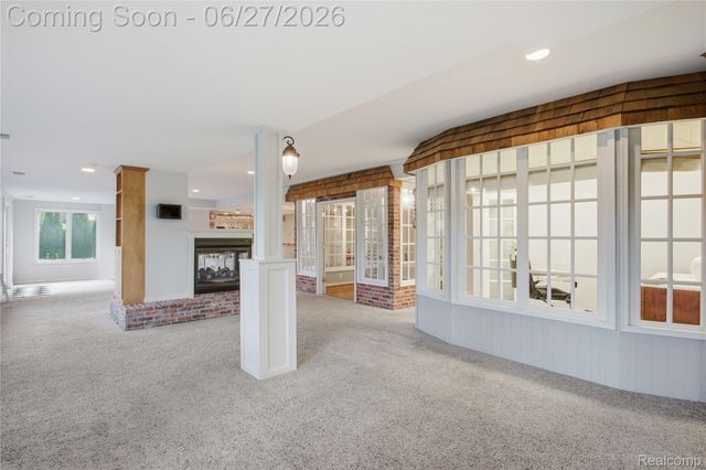 9015 Huron Bluffs Drive, White Lake Charter Township, MI 48386