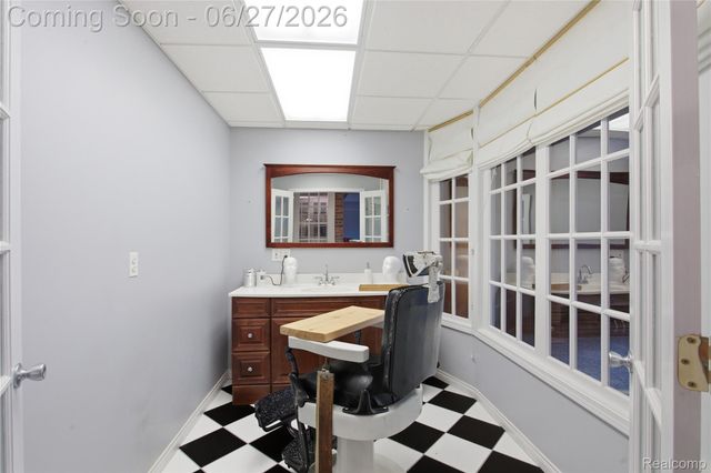 9015 Huron Bluffs Drive, White Lake Charter Township, MI 48386