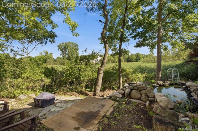 9015 Huron Bluffs Drive, White Lake Charter Township, MI 48386