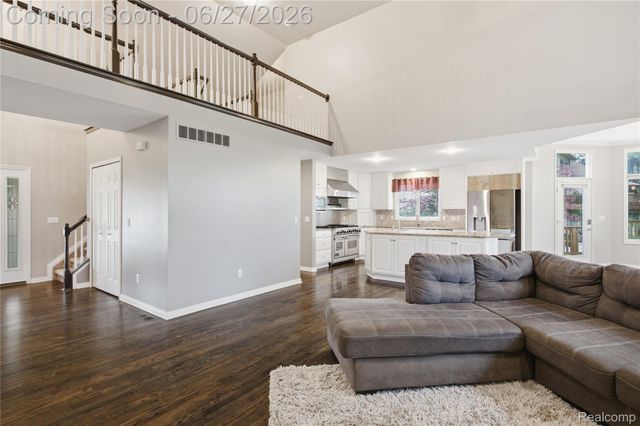 9015 Huron Bluffs Drive, White Lake Charter Township, MI 48386
