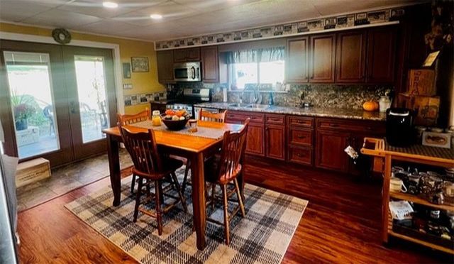 123 Baylee Ln, South Bend Twp, PA 15618