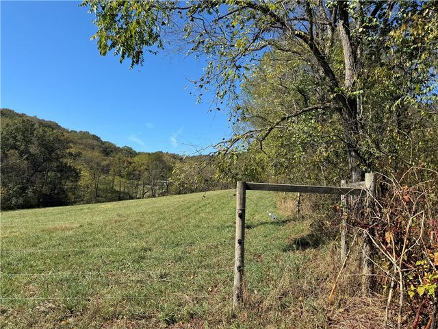 123 Baylee Ln, South Bend Twp, PA 15618