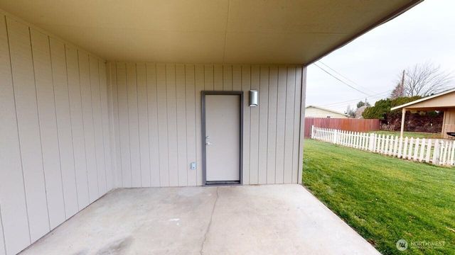 144 & 146 S Tausick Way, Walla Walla, WA 99362