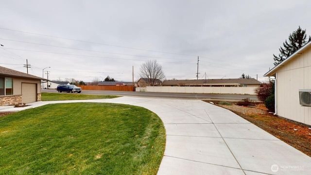 144 & 146 S Tausick Way, Walla Walla, WA 99362