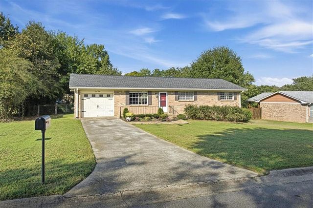 950 Meadowbrook Lane NW, Conyers, GA 30012