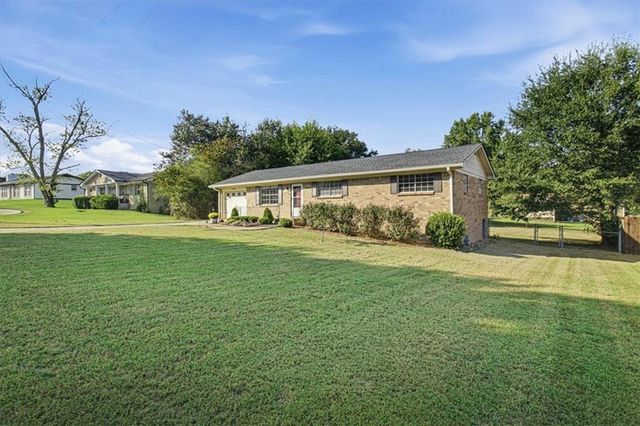 950 Meadowbrook Lane NW, Conyers, GA 30012