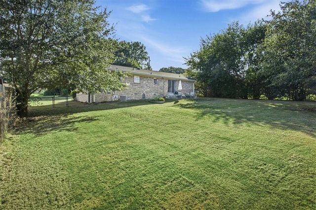 950 Meadowbrook Lane NW, Conyers, GA 30012