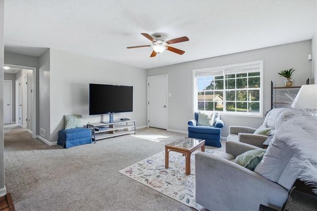 950 Meadowbrook Lane NW, Conyers, GA 30012