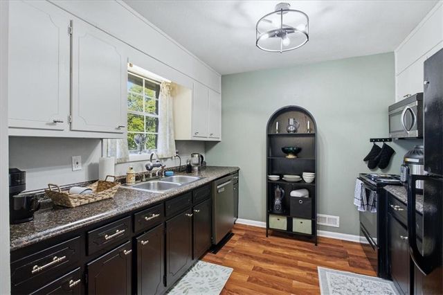 950 Meadowbrook Lane NW, Conyers, GA 30012
