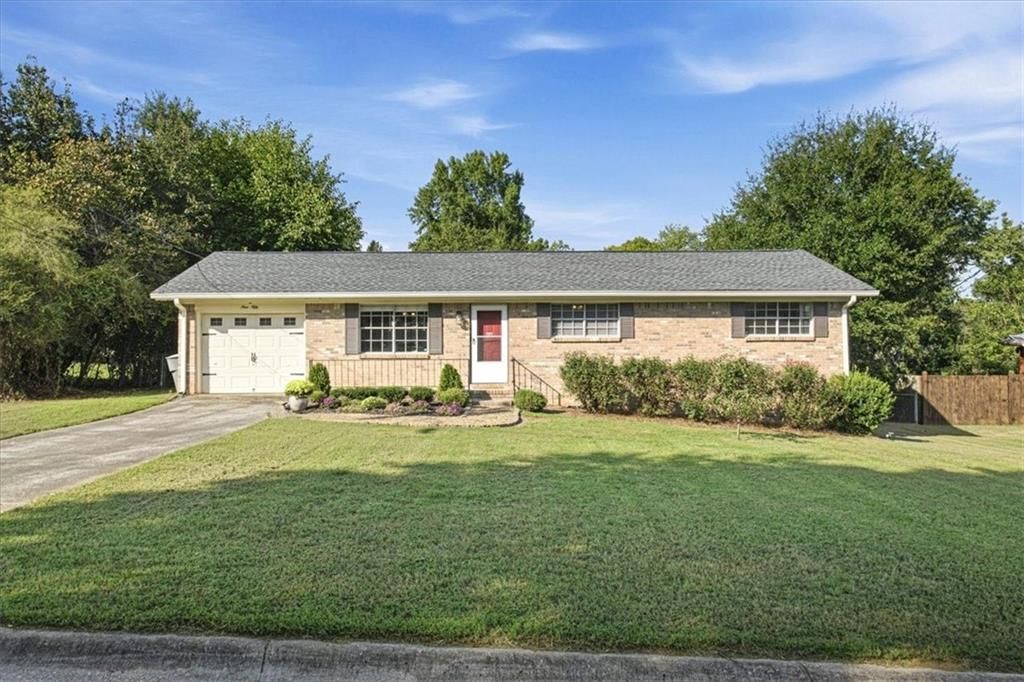 950 Meadowbrook Lane NW, Conyers, GA 30012
