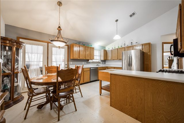 2304 Twin Springs Street, Siloam Springs, AR 72761