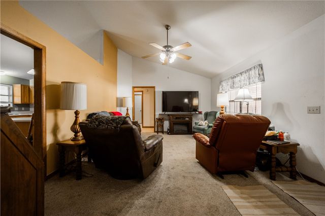 2304 Twin Springs Street, Siloam Springs, AR 72761