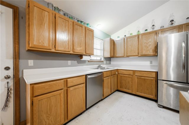 2304 Twin Springs Street, Siloam Springs, AR 72761