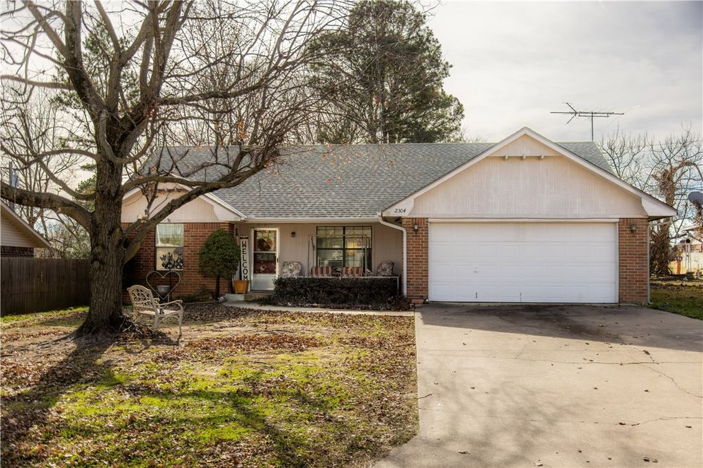 2304 Twin Springs Street, Siloam Springs, AR 72761