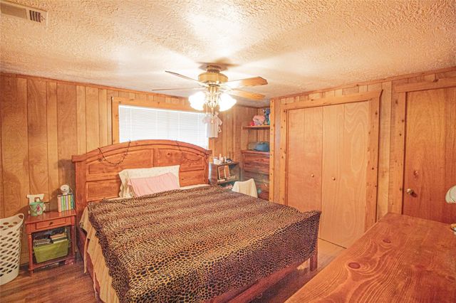 208 Gardenia Street, Onalaska, TX 77360