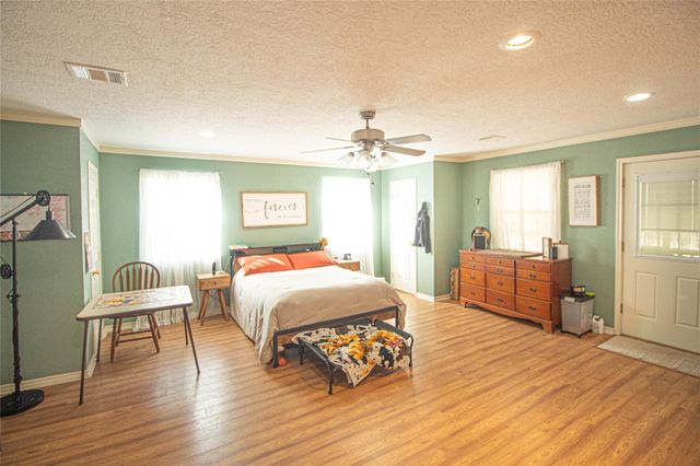 208 Gardenia Street, Onalaska, TX 77360