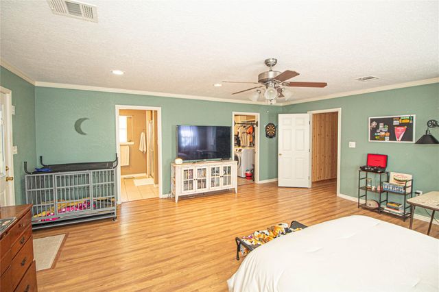 208 Gardenia Street, Onalaska, TX 77360