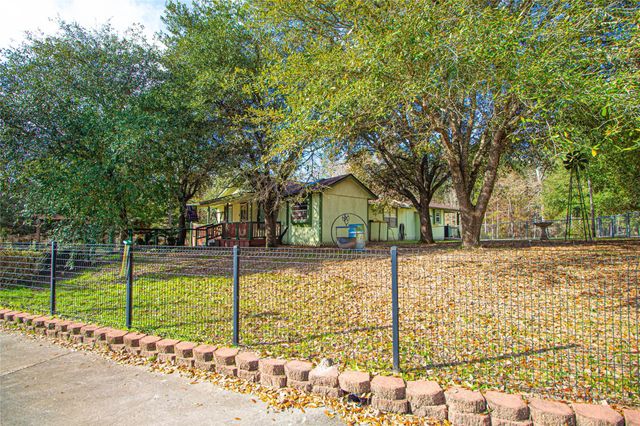 208 Gardenia Street, Onalaska, TX 77360