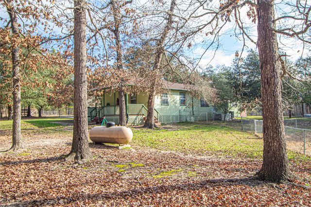 208 Gardenia Street, Onalaska, TX 77360