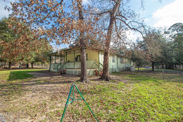 208 Gardenia Street, Onalaska, TX 77360