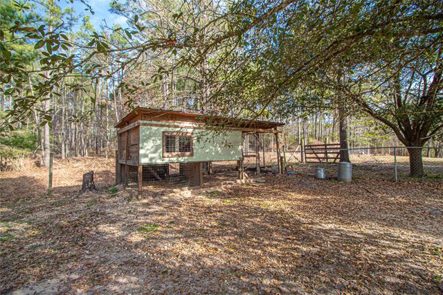 208 Gardenia Street, Onalaska, TX 77360